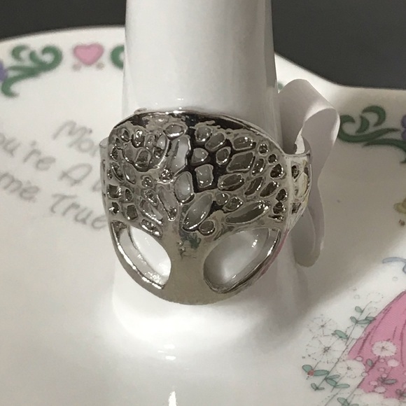 Jewelry - 🌻🌻Sterling Silver Tree Of Life Ring. 
Size 7